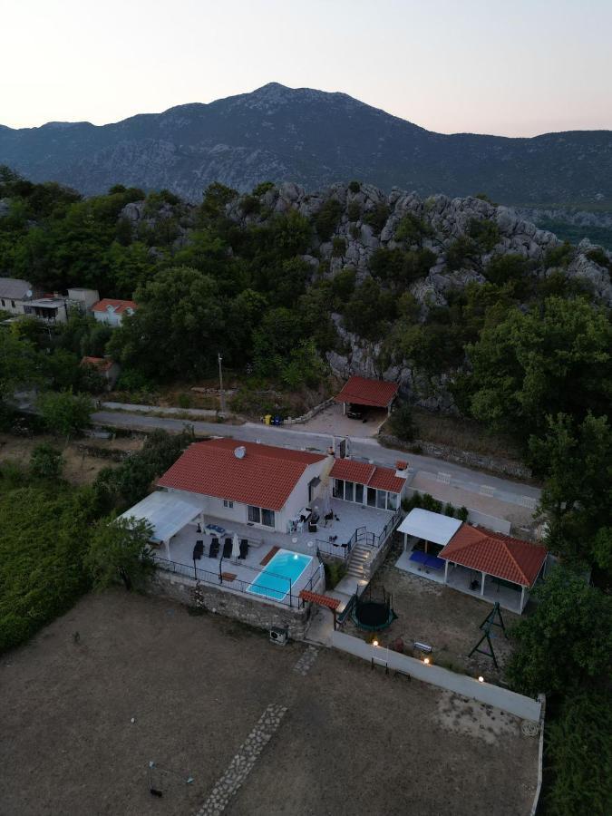 Villa Zrinka **** Svinisce 외부 사진