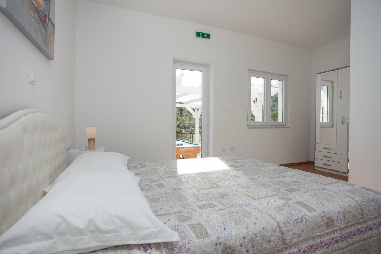 Villa Zrinka **** Svinisce 외부 사진