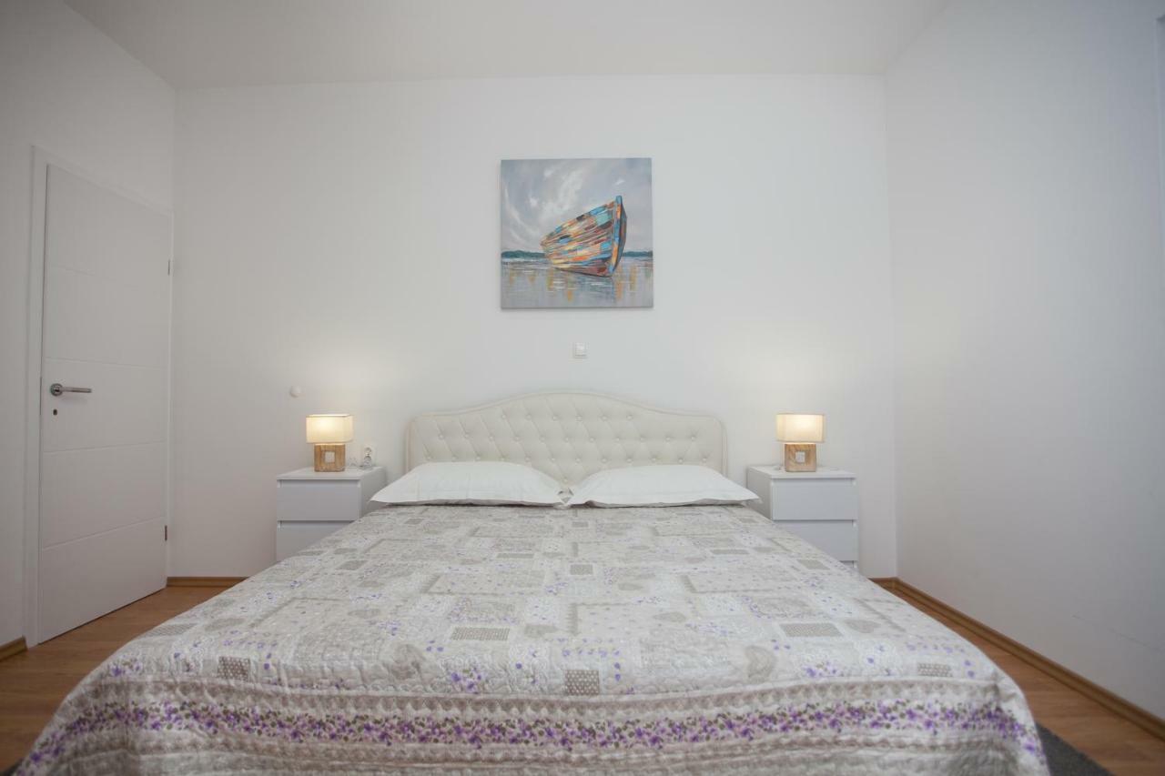 Villa Zrinka **** Svinisce 외부 사진
