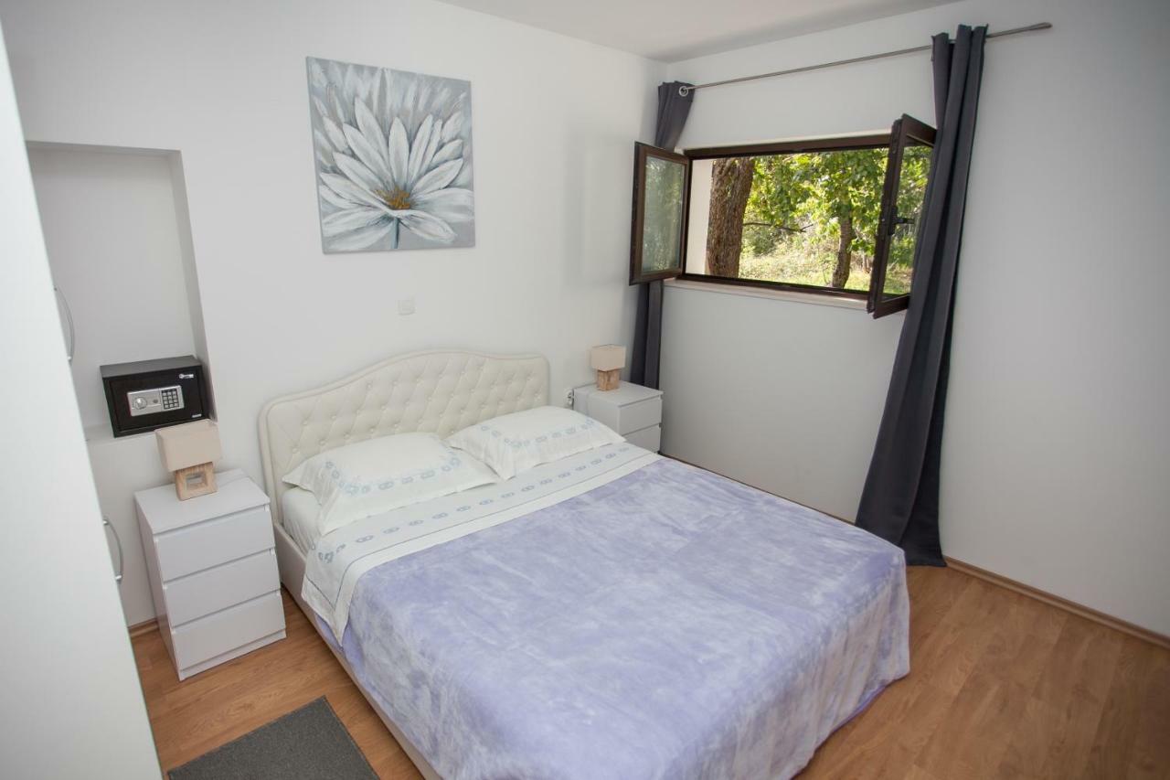 Villa Zrinka **** Svinisce 외부 사진